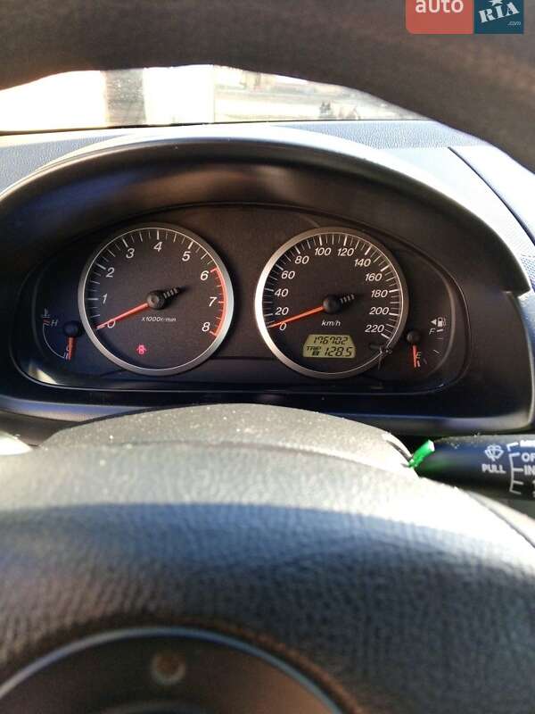 Хэтчбек Mazda 2 2005 в Чернигове