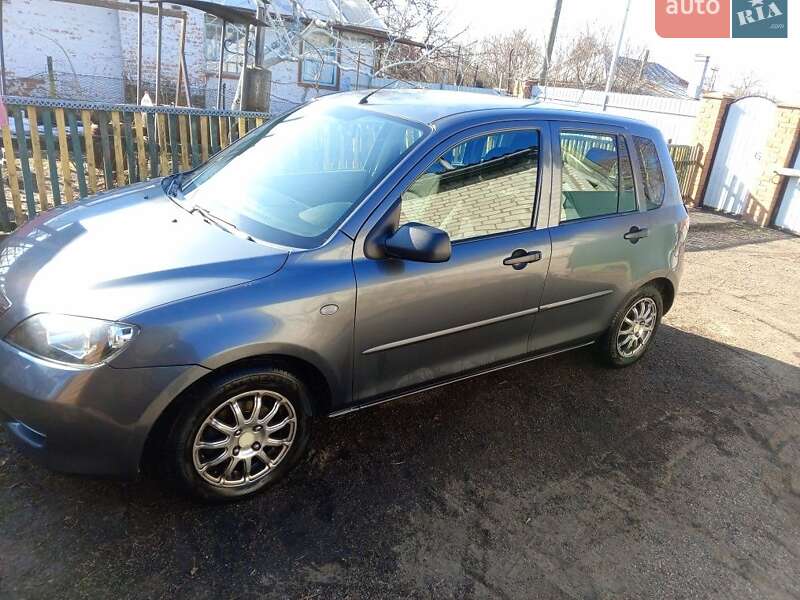 Хэтчбек Mazda 2 2005 в Чернигове