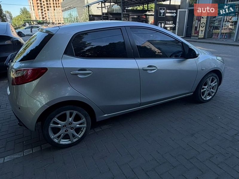 Хэтчбек Mazda 2 2008 в Львове
