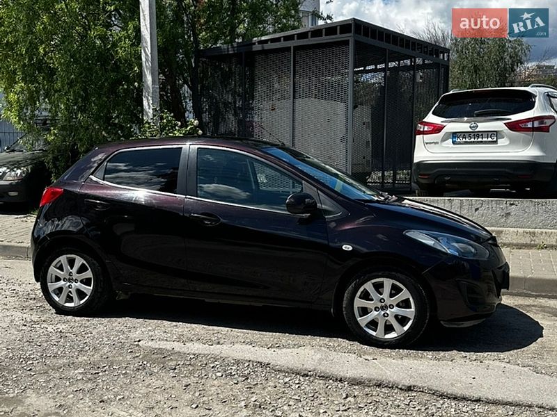 Хетчбек Mazda 2 2014 в Києві фото 10 Хетчбек Mazda 2 2014 в Києві