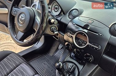 Хэтчбек Mazda 2 2008 в Каменском