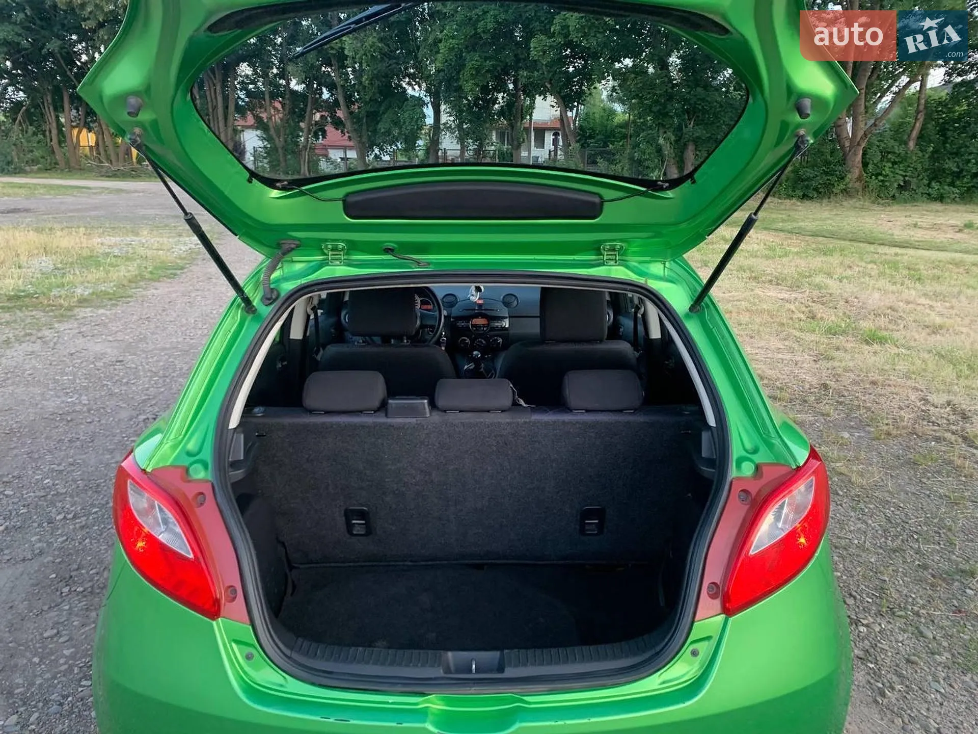 2010 Mazda 2 - мініатюра 14