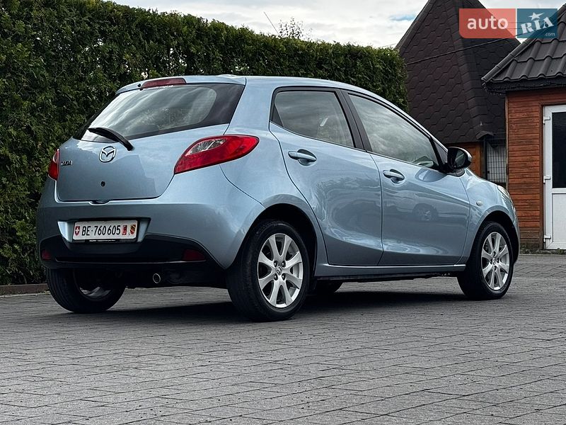 Хэтчбек Mazda 2 2012 в Стрые