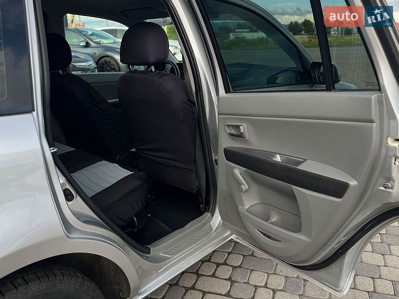 Хэтчбек Mazda 2 2004 в Мукачево