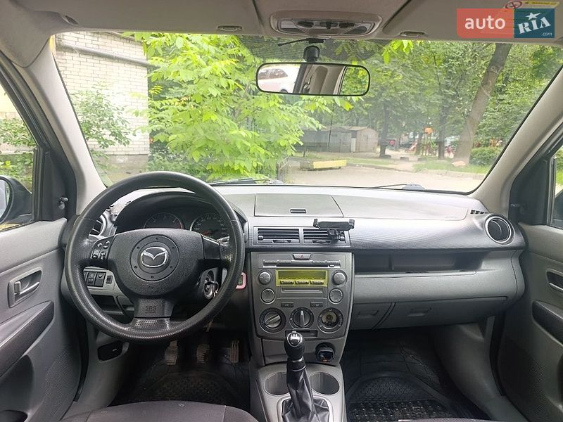 Хетчбек Mazda 2 2004 в Києві