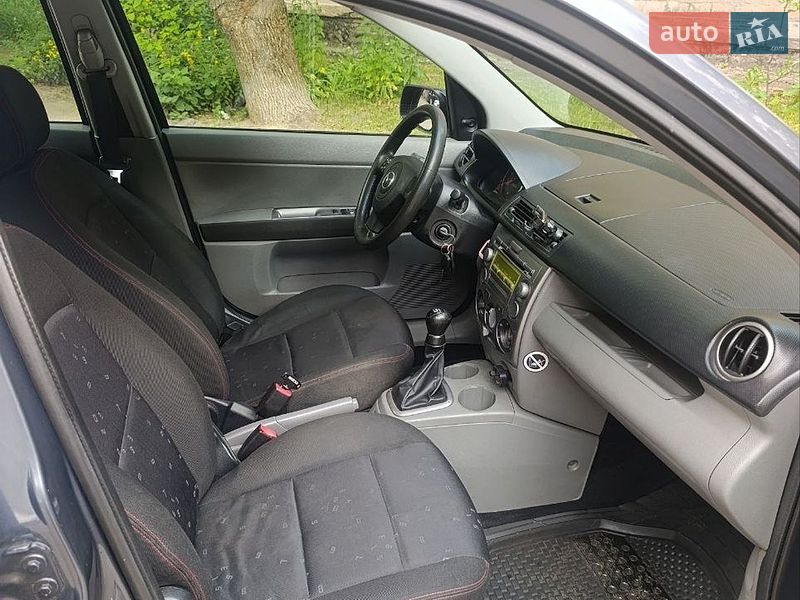 Хетчбек Mazda 2 2004 в Києві