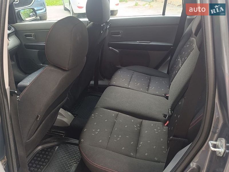 Хетчбек Mazda 2 2004 в Києві