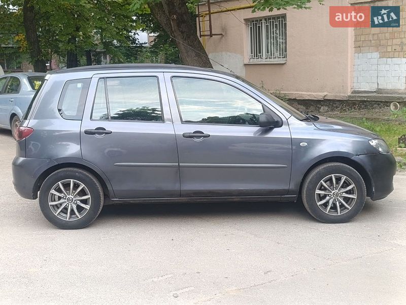 Хетчбек Mazda 2 2004 в Києві