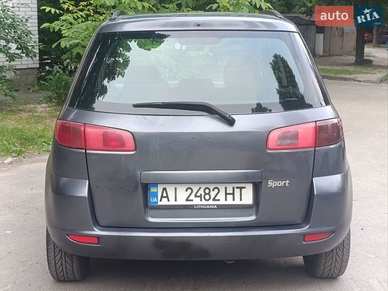Хетчбек Mazda 2 2004 в Києві