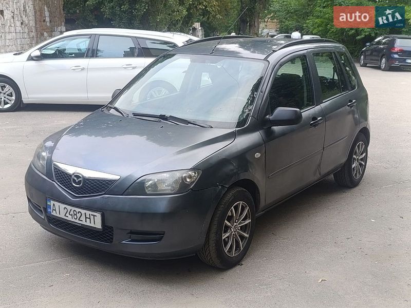 Mazda 2 2004