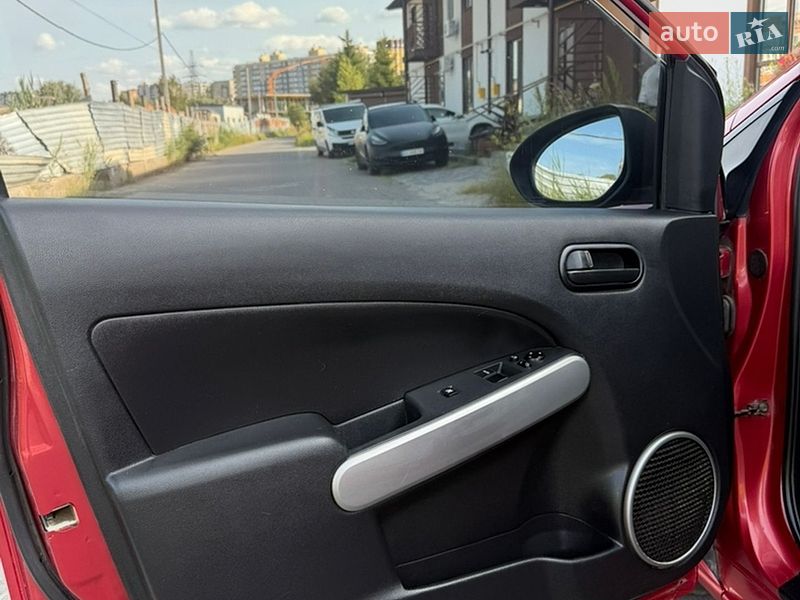Хэтчбек Mazda 2 2009 в Хмельницком