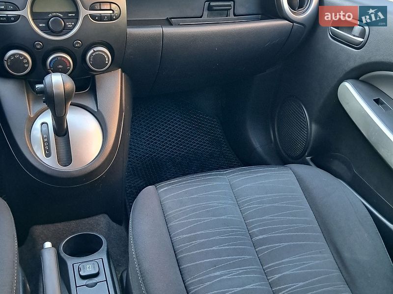 Хетчбек Mazda 2 2008 в Києві