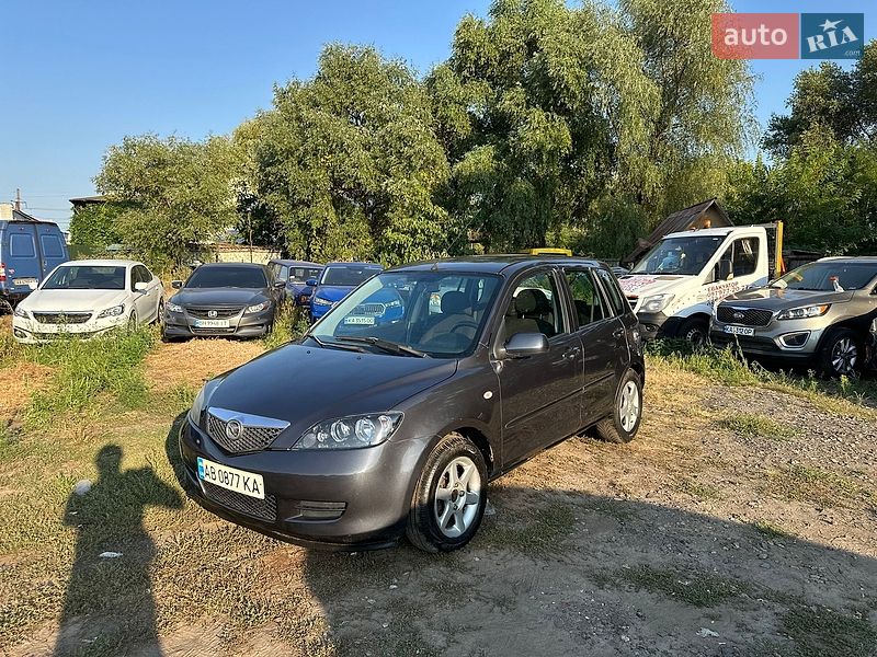 Хетчбек Mazda 2 2006 в Києві