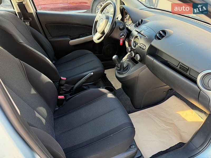 Хетчбек Mazda 2 2009 в Вінниці
