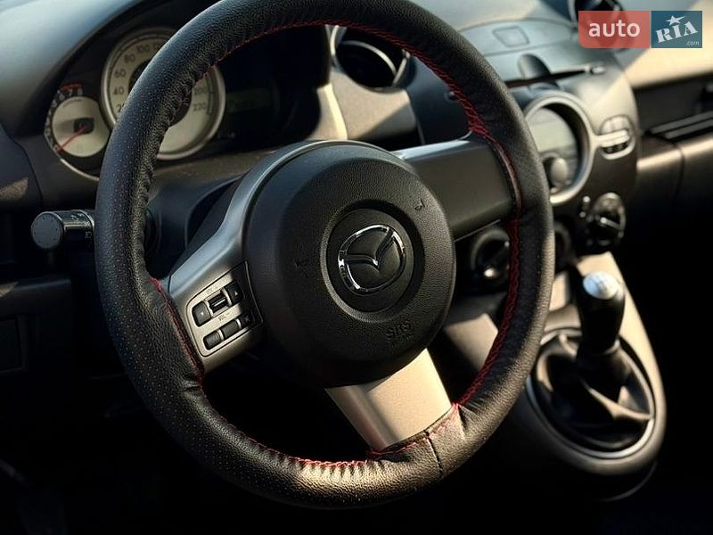 Хэтчбек Mazda 2 2009 в Львове