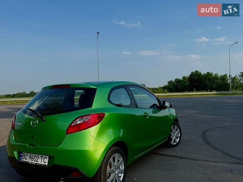 Хэтчбек Mazda 2 2009 в Львове