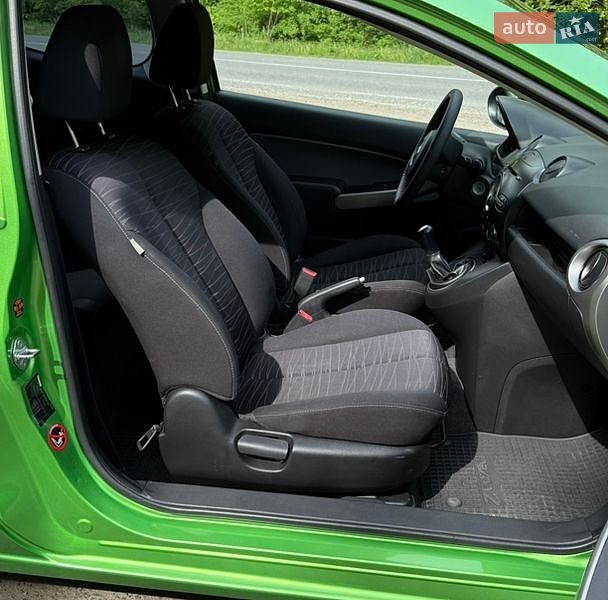Хэтчбек Mazda 2 2009 в Львове
