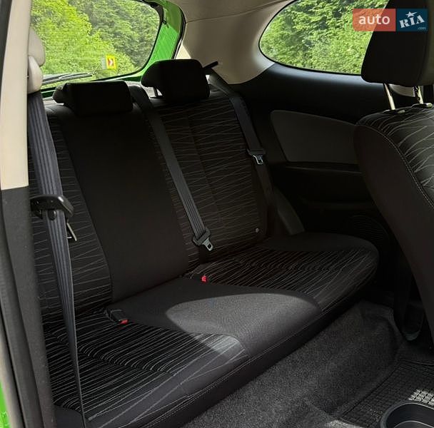 Хэтчбек Mazda 2 2009 в Львове