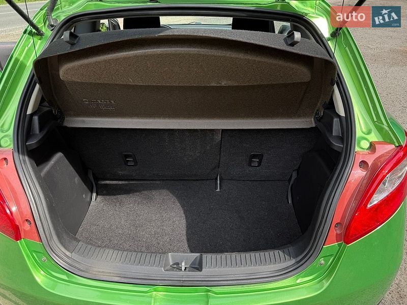 Хэтчбек Mazda 2 2009 в Львове