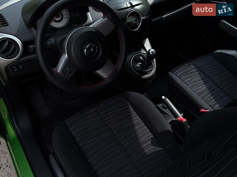 Хэтчбек Mazda 2 2009 в Львове