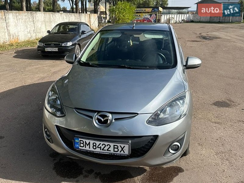 Mazda 2 2011