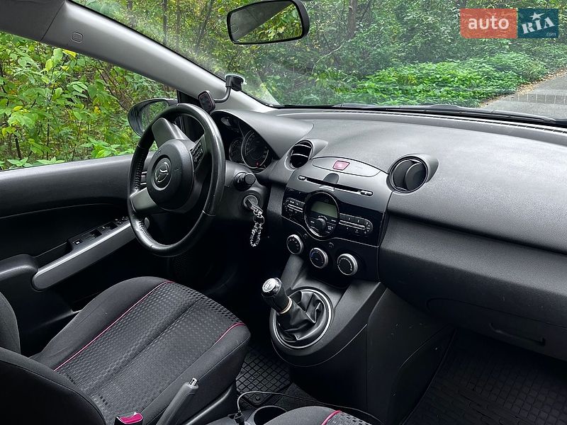 Хетчбек Mazda 2 2011 в Києві