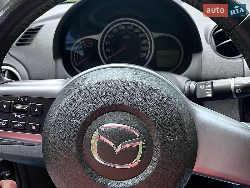 Хетчбек Mazda 2 2011 в Києві