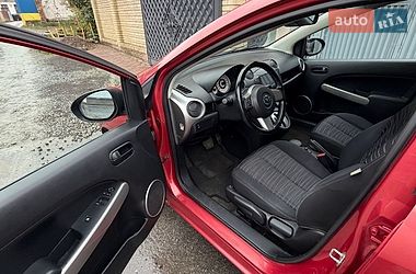Хетчбек Mazda 2 2008 в Чернівцях