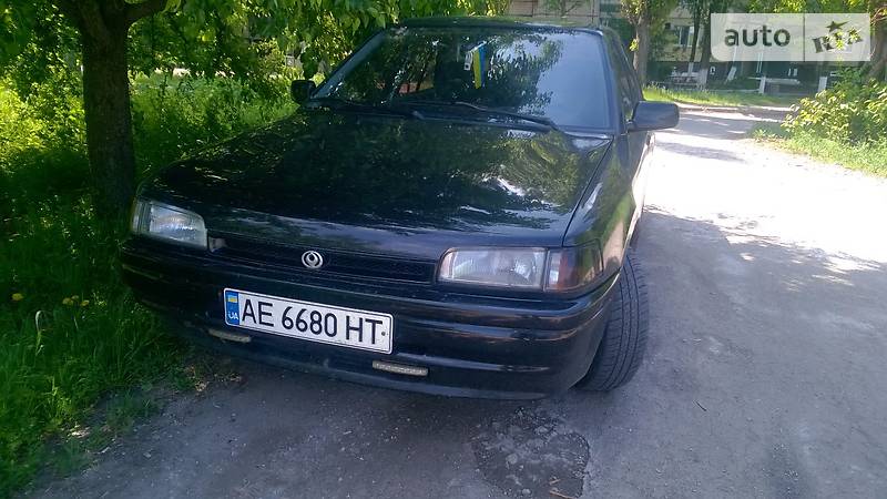Седан Mazda 323 1995 в Кривому Розі