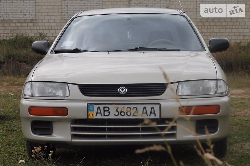 Седан Mazda 323 1997 в Ладижині