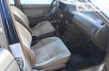 Седан Mazda 323 1987 в Львове