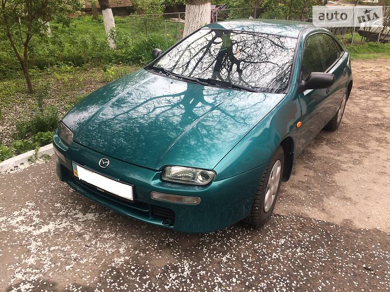 Mazda 323 1997 года