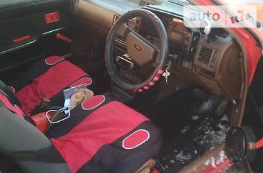 Хетчбек Mazda 323 1986 в 