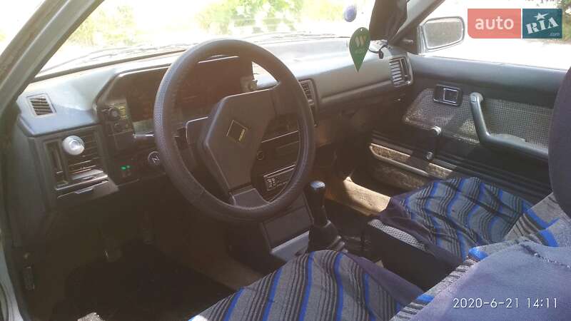 Хэтчбек Mazda 323 1986 в Шептицькому фото 3 Хэтчбек Mazda 323 1986 в Шептицькому