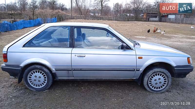 Хетчбек Mazda 323 1986 в Шептицькому