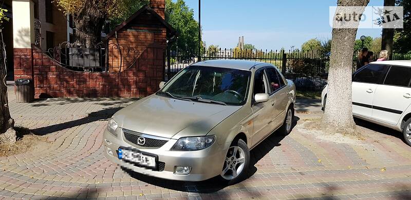 Седан Mazda 323 2003 в Львові