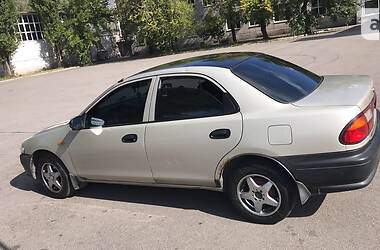 Седан Mazda 323 1998 в Львове
