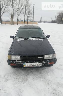 Седан Mazda 323 1987 в Окнах