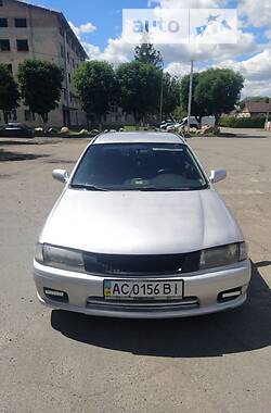 Седан Mazda 323 1998 в Луцке