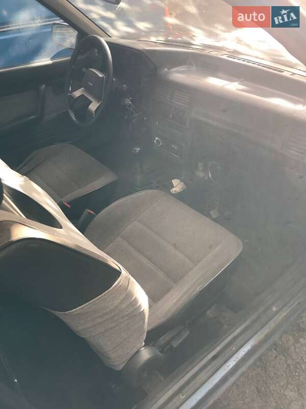 Хетчбек Mazda 323 1986 в Іршаві фото 19 Хетчбек Mazda 323 1986 в Іршаві