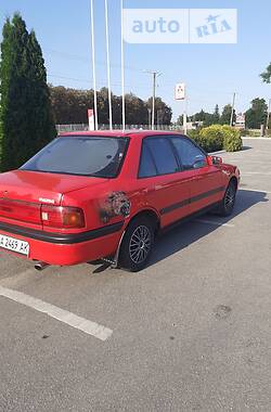 Седан Mazda 323 1994 в Кропивницком
