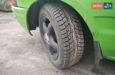 Седан Mazda 323 1991 в Ізяславі