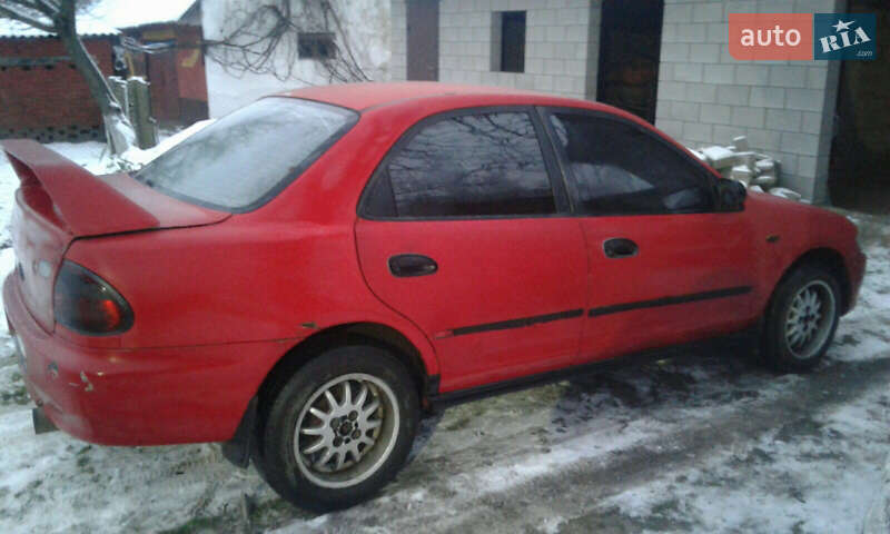 Седан Mazda 323 1995 в Владимирце