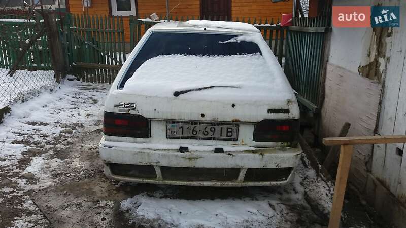 Хэтчбек Mazda 323 1986 в Калуше