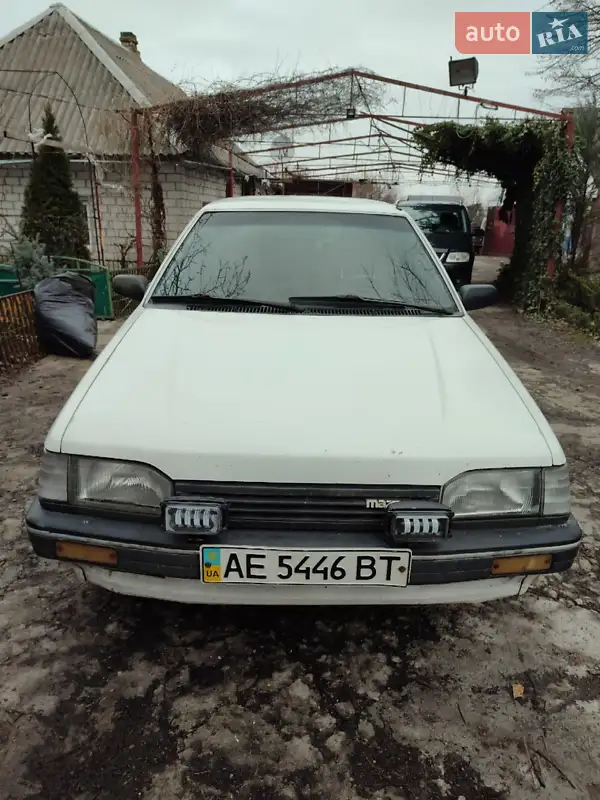 Mazda 323 1988