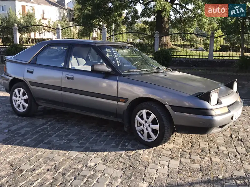 Mazda 323 1990