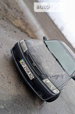 Хэтчбек Mazda 323 1998 в Запорожье