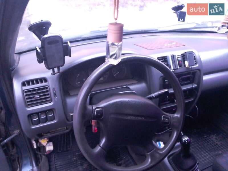 Седан Mazda 323 1997 в Броварах