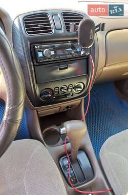 Седан Mazda 323 2000 в Николаеве