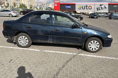Седан Mazda 323 1997 в Виннице